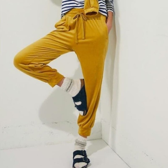 Anthropologie Pants - Anthropologie Saturday Sunday Merida Velvet High Rise Gold Mustard Joggers M